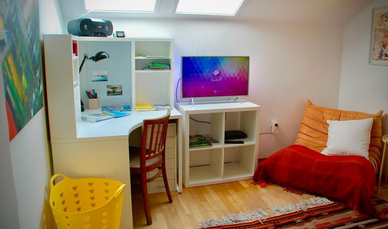 Charmante Ferienwohnung Mit Balkon Im 5-Seen-Land Hechendorf am Pilsensee Luaran gambar